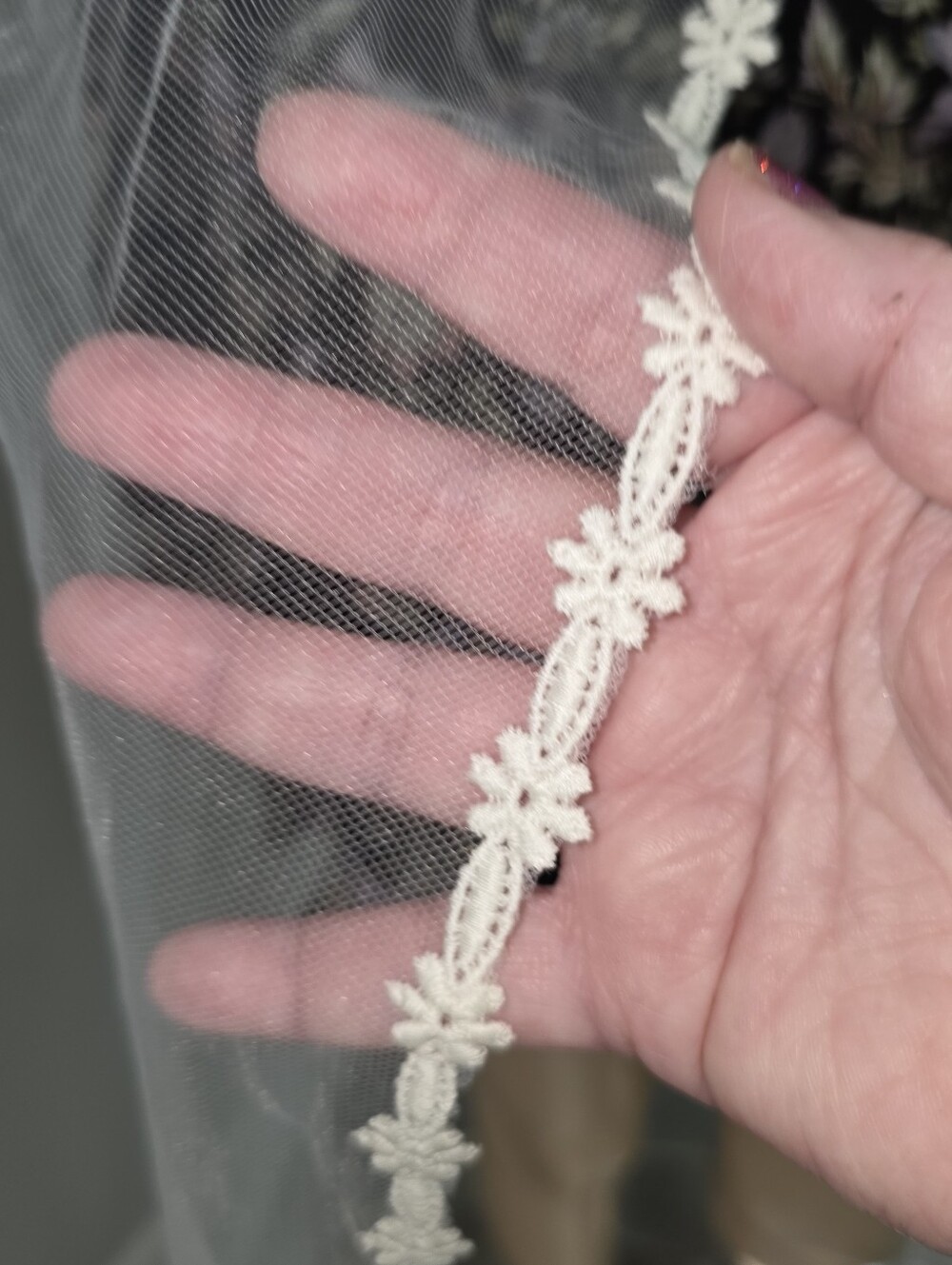 Vintage 1960-70's Juliet Bridal Ivory Lace Bow Veil Headpiece Romance Cathedral - Picture 12 of 16